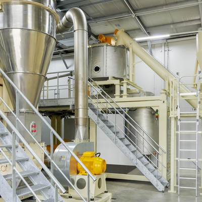 Double innovation at LEONHARD KURZ: Solar carport and rPET recycling plant now in operation