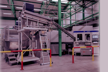 Boosting efficiency and production reliability: KHS modernizes the control unit on its stretch blow molder 