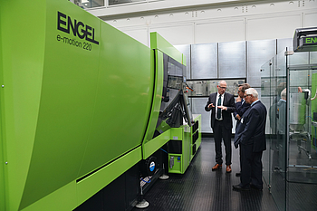 ENGEL – 100% all-electric  production of beverage closures